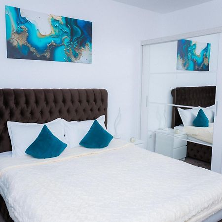 Elysian Urbanscape Brown, 2 Rooms, Near Bucharest Chiajna Ngoại thất bức ảnh